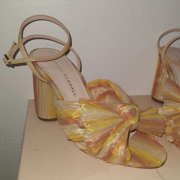 💥NEW LOEFFLER RANDALL Camellia Pleated Sunset Heels💥 - Picture 9 of 13